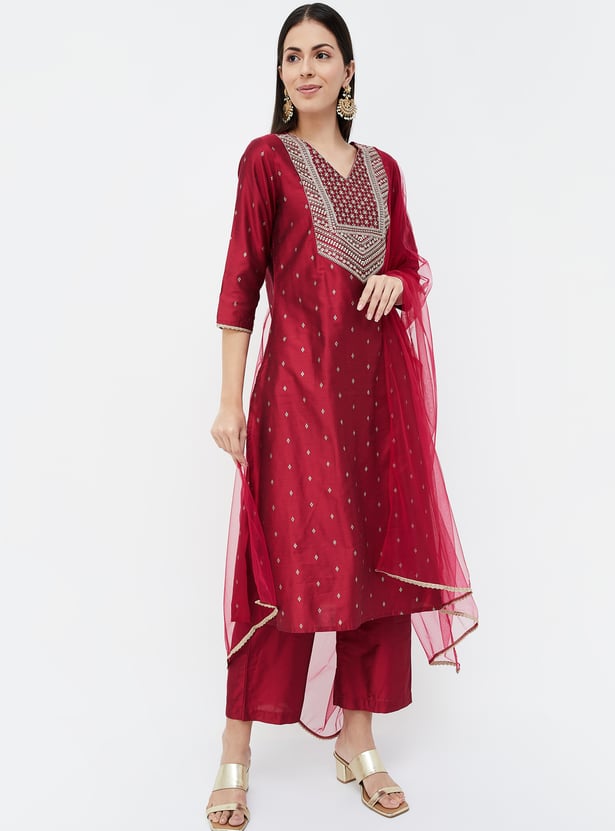 MELANGE Women Embroidered Straight Kurta Set