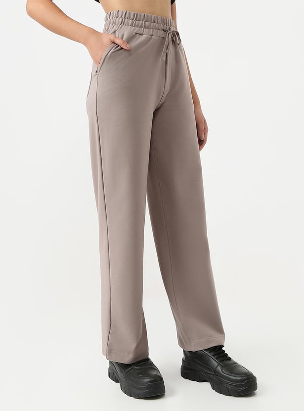 Men's Cream Solid Straight Fit Trousers