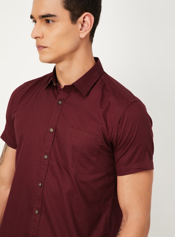 Men Solid Slim Fit Smart Casual Shirt