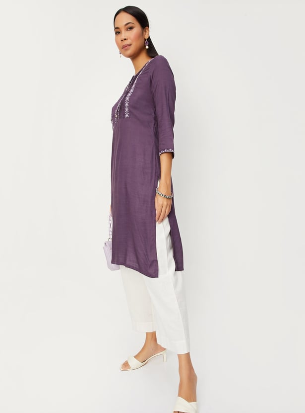 Women Embroidered Straight Kurta
