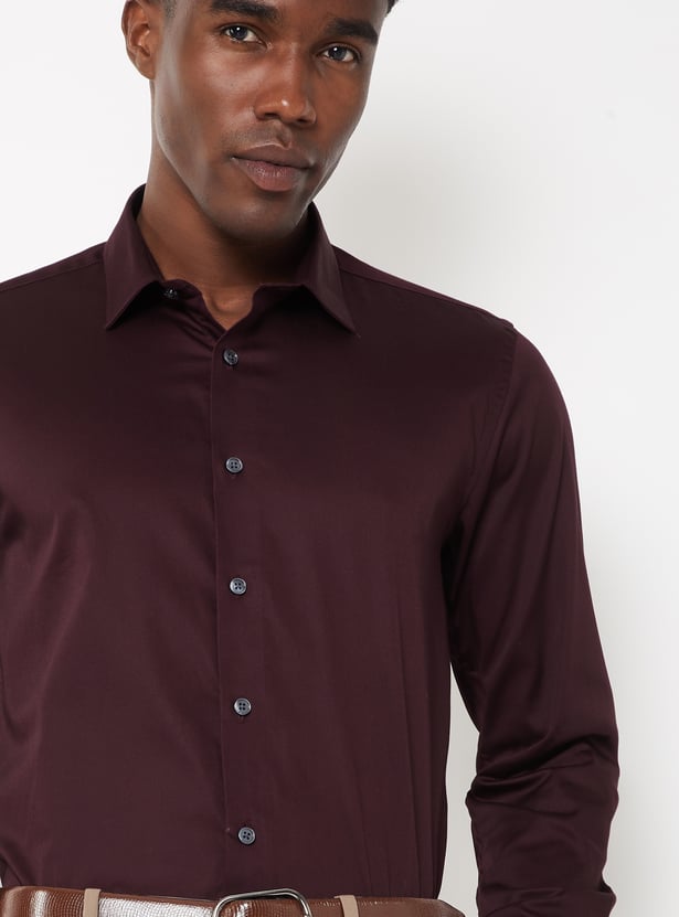 Men Slim Fit Solid Sateen Formal Shirt