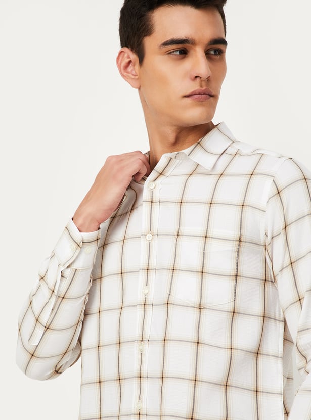 Men Slim Fit Checked Casual Shirt