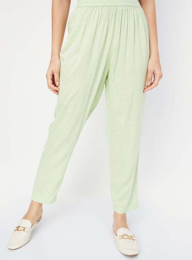 Women Printed Kalidar Kurta with Straight Pants