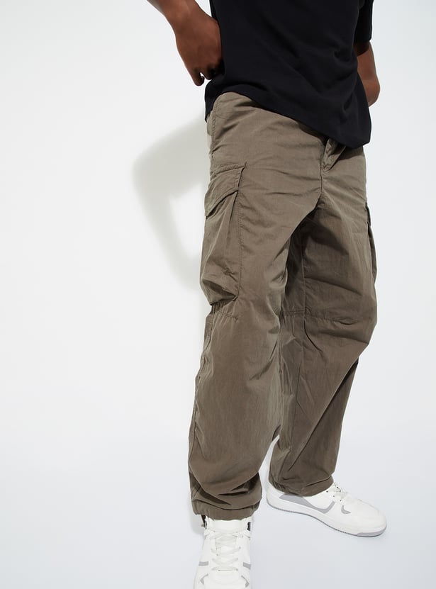 URB_N Men Solid Parachute Pants with Cargo Pockets