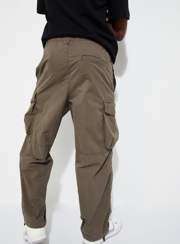 URB_N Men Solid Parachute Pants with Cargo Pockets