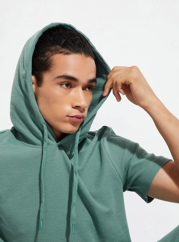 URB_N Men Solid Hooded T-shirt