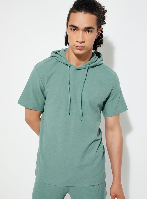 URB_N Men Solid Hooded T-shirt