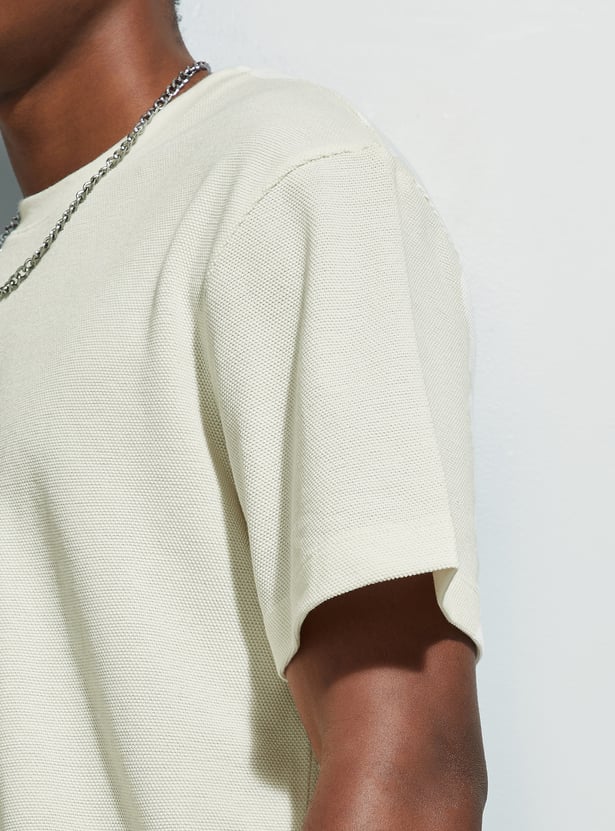 URB_N Men Regular Fit Textured T-shirt