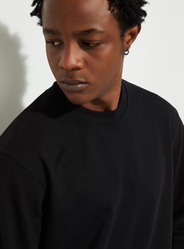 Solid black sweatshirt online