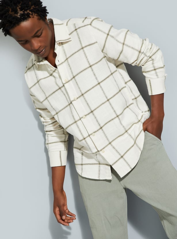 URB_N Men Regular Fit Checked Shirt