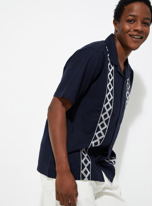 URB_N Men Relaxed Fit Embroidered Resort Shirt