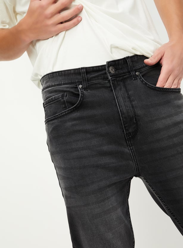 Men Carrot Fit Washed Jeans