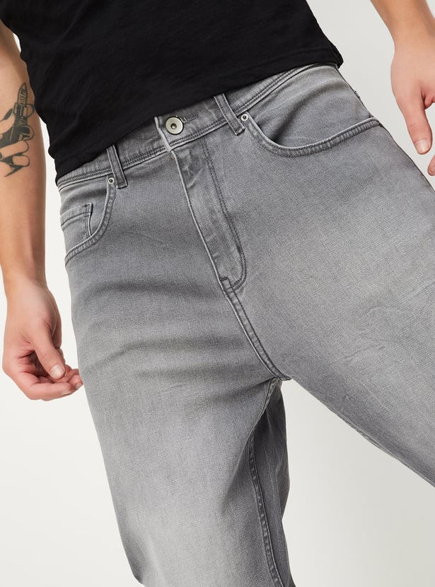 Men Carrot Fit Washed Jeans