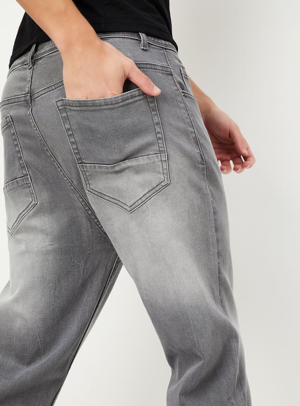 Men Carrot Fit Washed Jeans