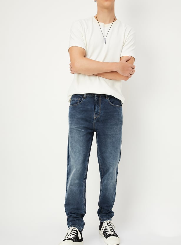 Men Carrot Fit Washed Jeans