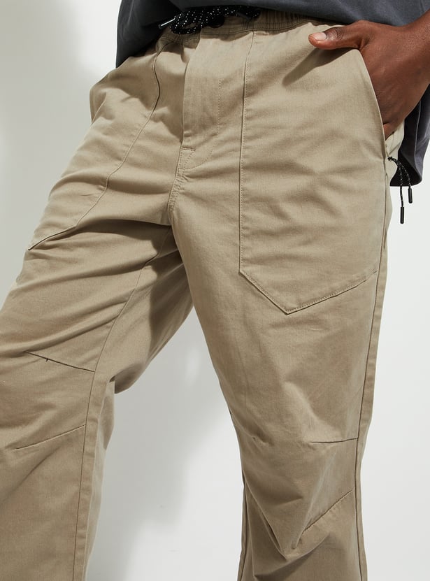 URB_N Men Relaxed Fit Solid Joggers