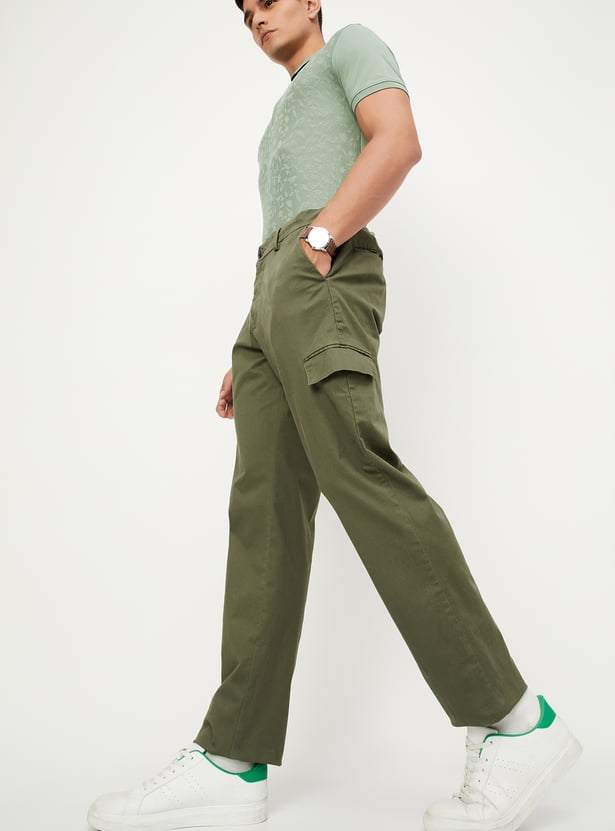 Men Slim Fit Solid Flexi Waist Cargo Chinos