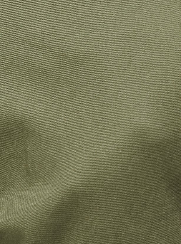 Men Slim Fit Solid Flexi Waist Cargo Chinos