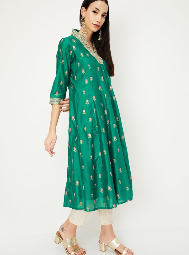 Women Floral Embroidered Kalidar Kurta