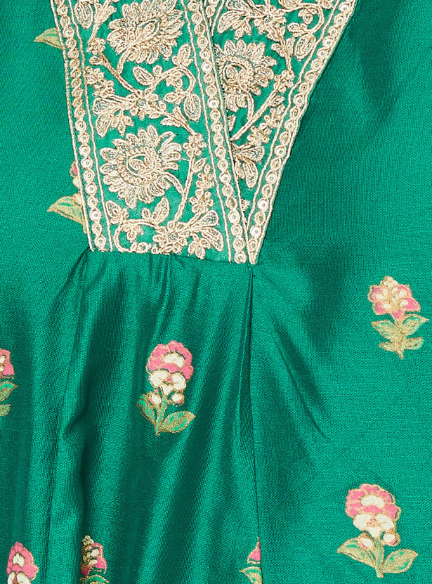 Women Floral Embroidered Kalidar Kurta