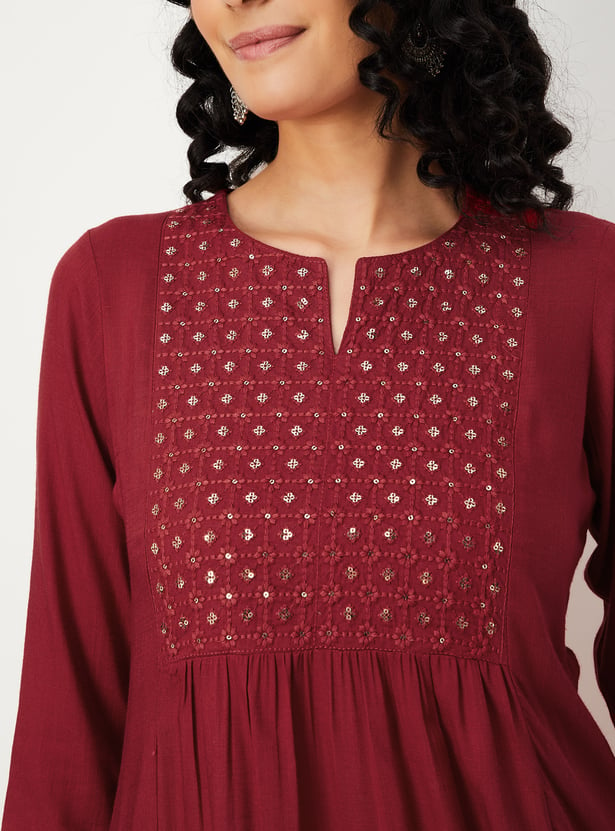 Women Sequinned Straight Kurta