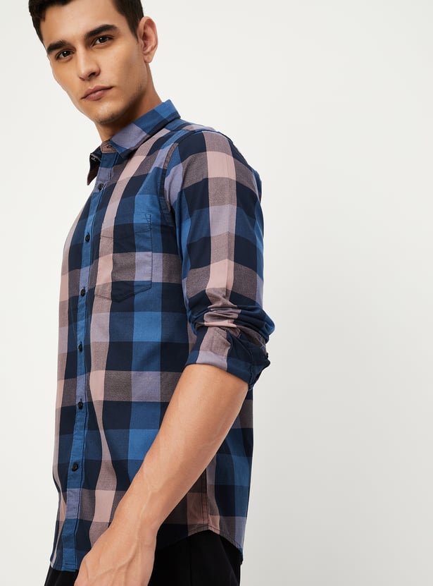 Men Checked Slim Fit Casual Shirt