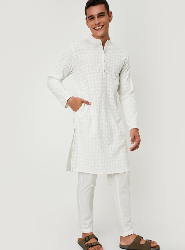 Men Embroidered Straight Kurta