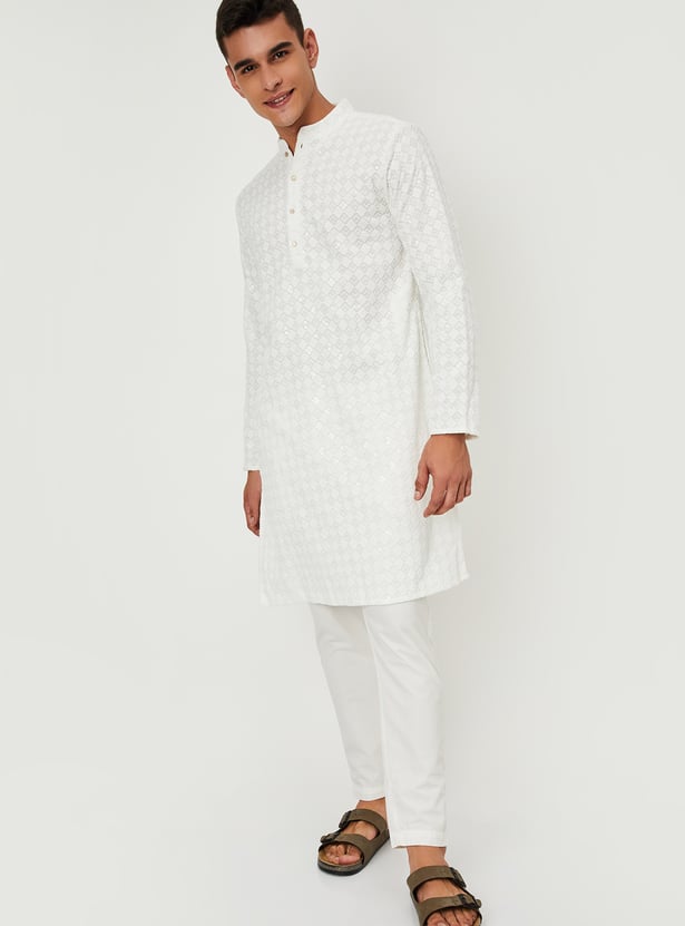 Men Embroidered Straight Kurta