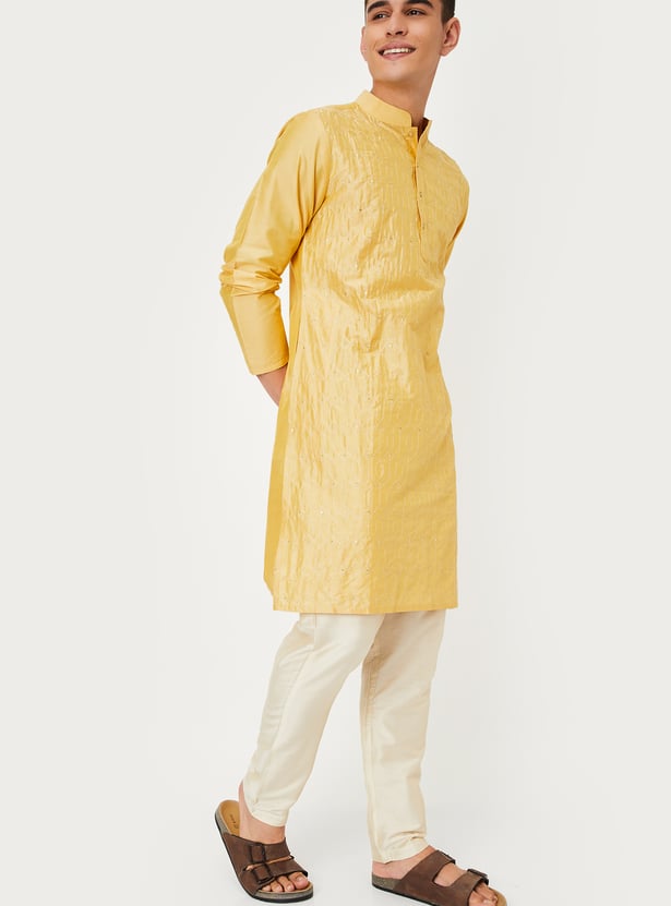 Men Embroidered Straight Kurta