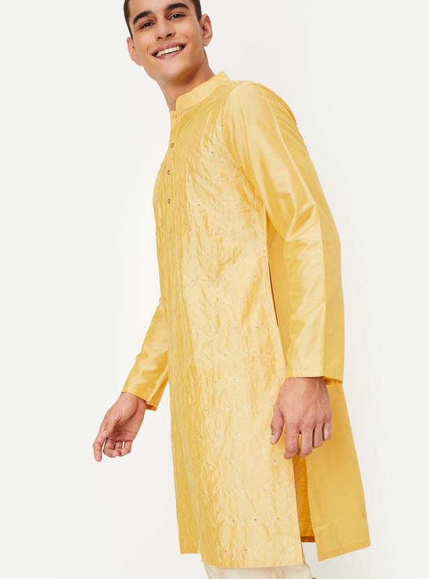 Men Embroidered Straight Kurta