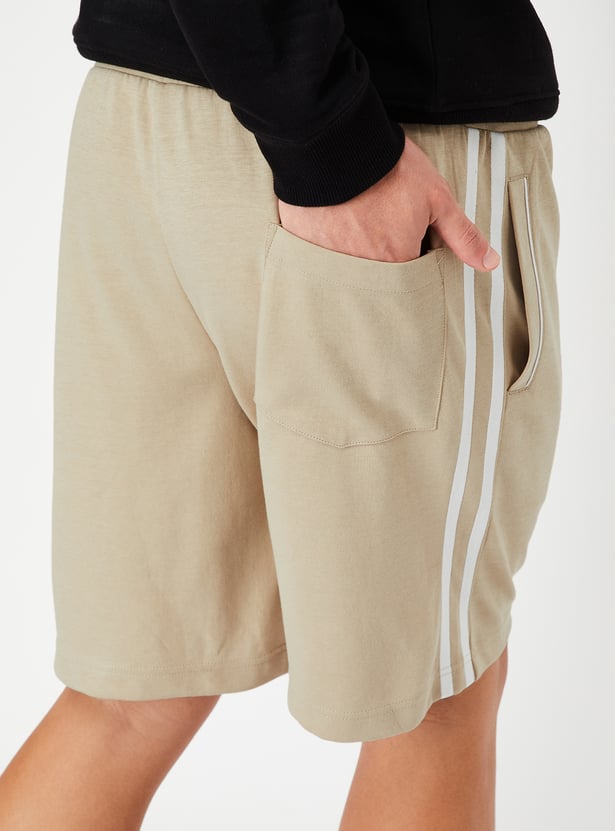 Men Side Striped Sports Shorts