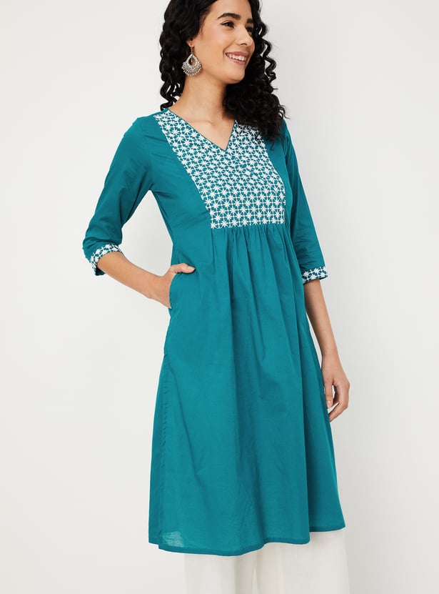Women Embroidered Straight Kurta