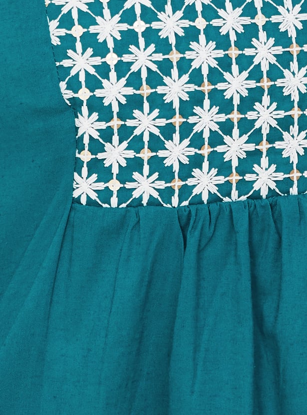 Women Embroidered Straight Kurta