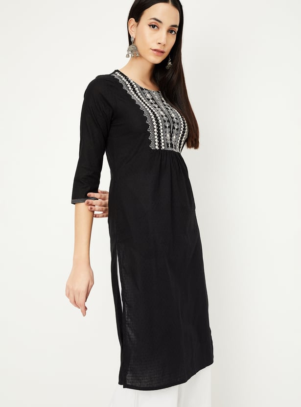 Women Embroidered Yoke Straight Kurta