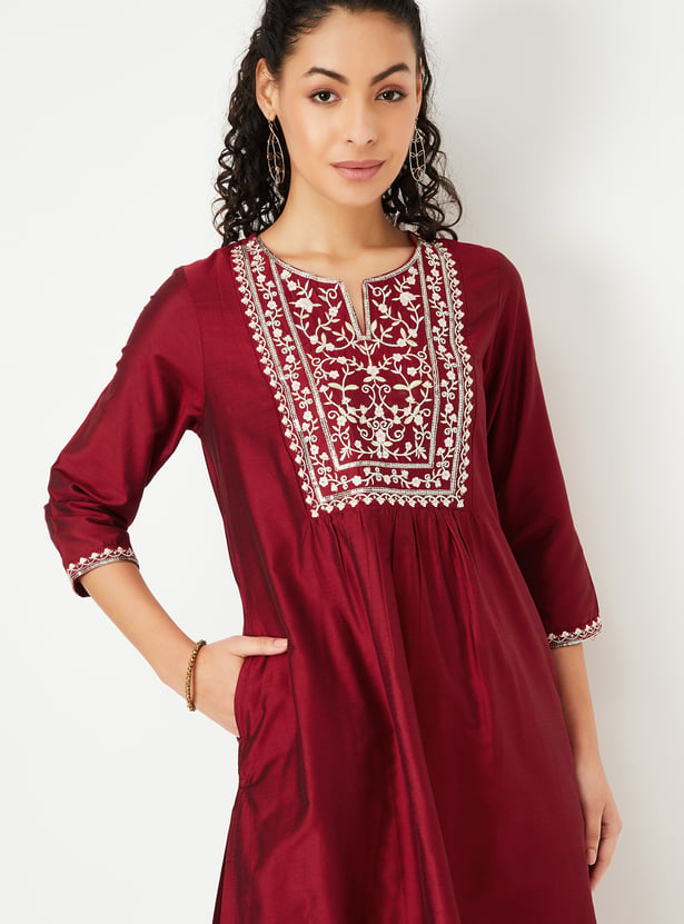 Women Embroidered Yoke Straight Kurta