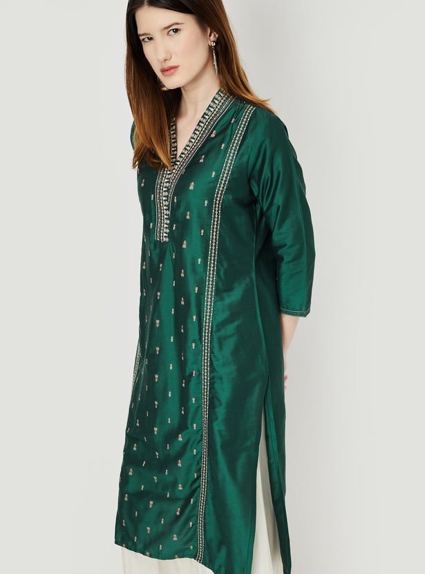 Women Embroidered Straight Kurta