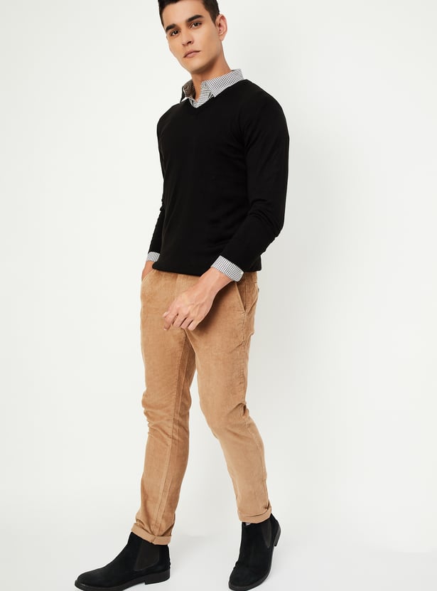 Men Solid V-Neck Sweater