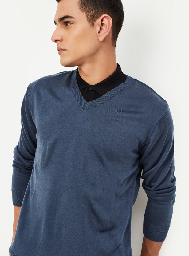 Men Solid V-Neck Sweater