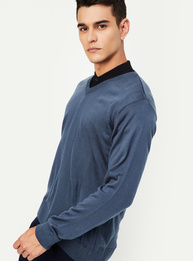 Men Solid V-Neck Sweater