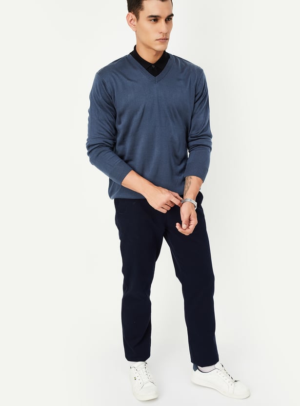 Men Solid V-Neck Sweater