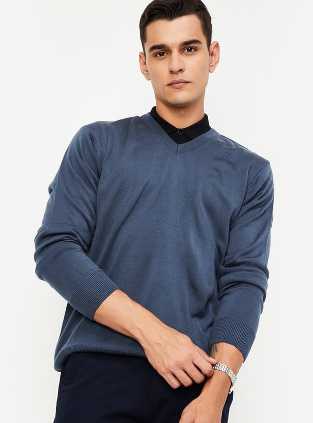 Men Solid V-Neck Sweater