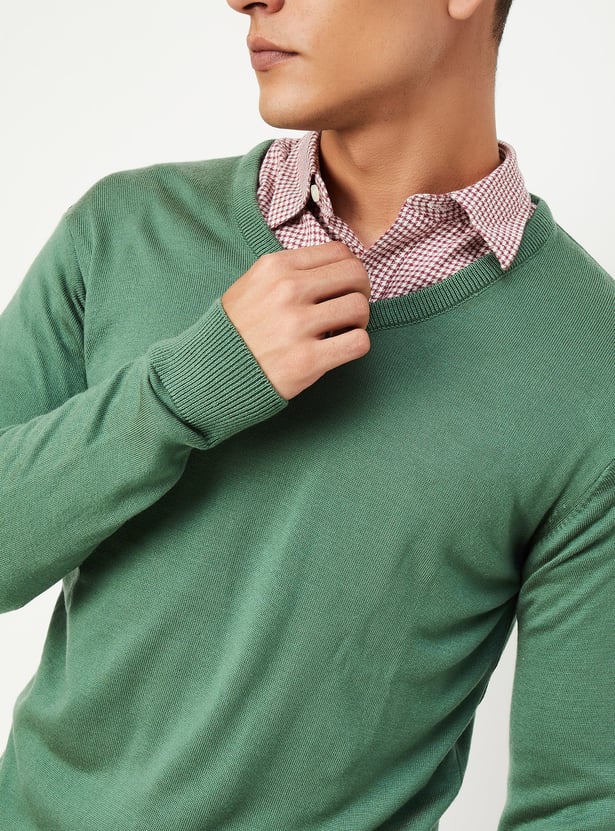 Men Solid V-Neck Sweater