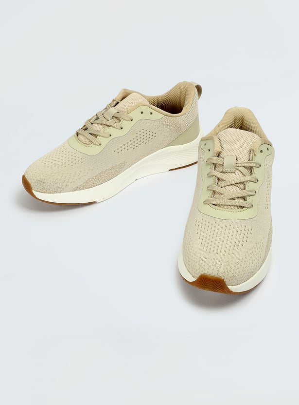 Men Mesh Panelled Sports Shoes