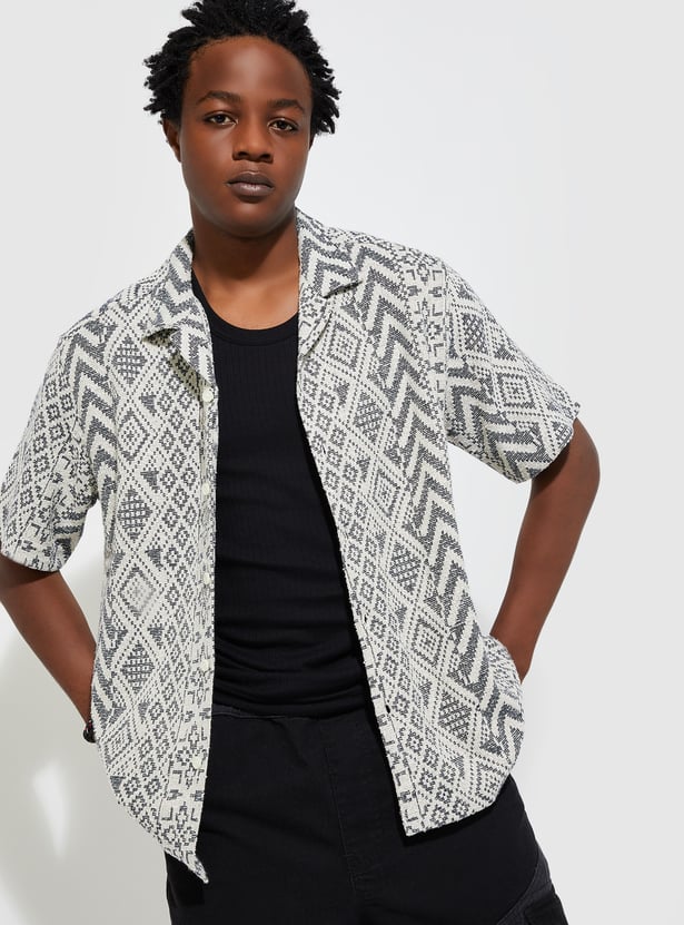 URB_N Men Relaxed Fit Jacquard Resort Shirt