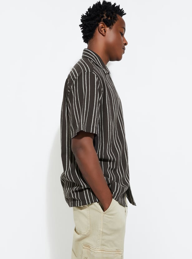 URB_N Men Relaxed Fit Striped Casual Shirt