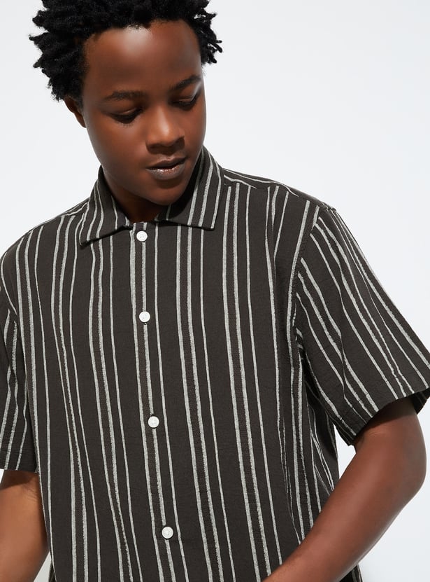 URB_N Men Relaxed Fit Striped Casual Shirt