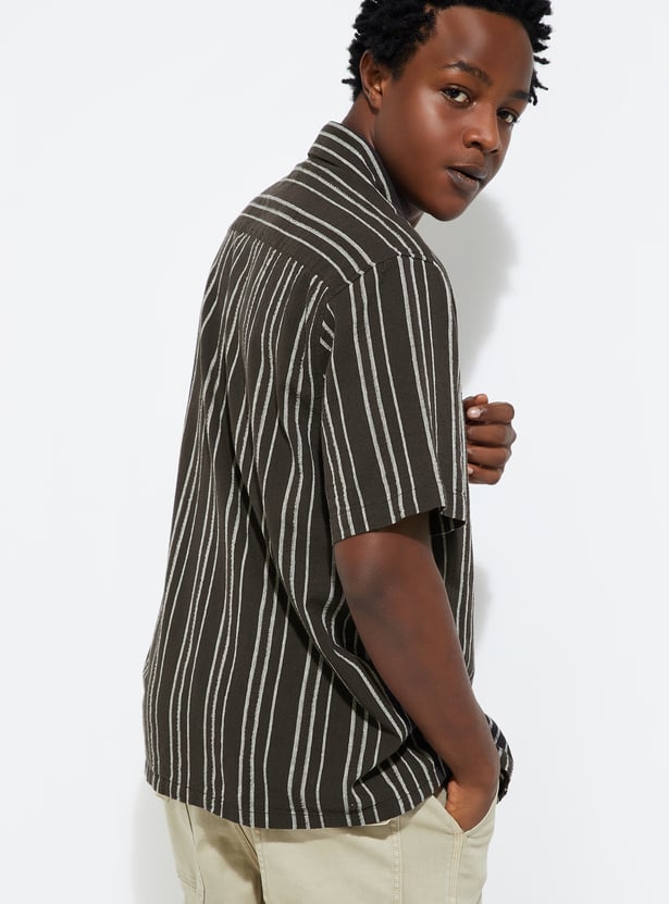 URB_N Men Relaxed Fit Striped Casual Shirt