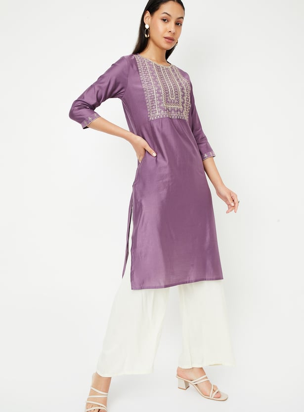 Women Yoke Embroidered Straight Kurta