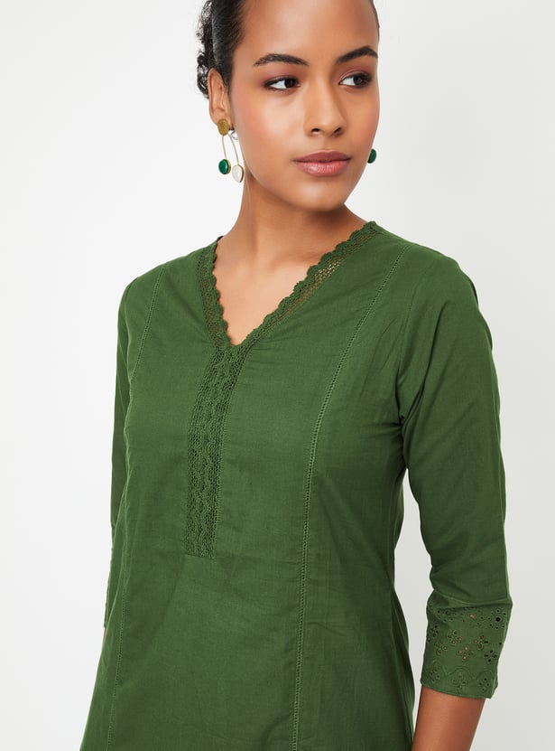 Women Schiffli Straight Kurta