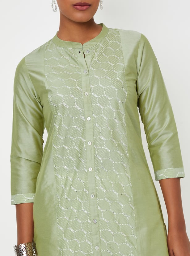 Women Embroidered Straight Kurta